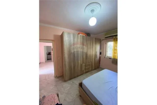 Tirane, jepet me qera apartament 1+1 Kati 5, 57 m² 450 Leke (Perballe Harry Fultz)