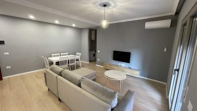 Tirane, jepet me qera apartament Kati 4, 74 m² 850 Euro (Kompleksi delijorgj)