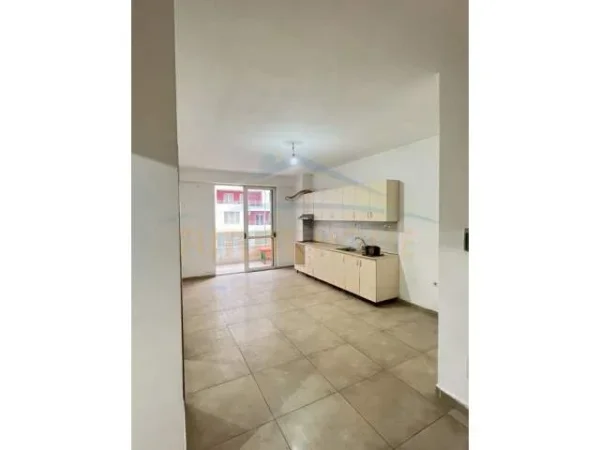 Tirane, shitet apartament 1+1 Kati 1, 70 m² 80.000 Euro