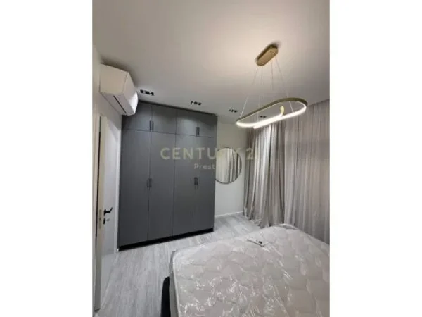 Tirane, jepet me qera apartament Kati 2, 80 m² 650 Euro (Bulevardi i Ri)