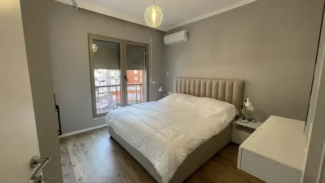 Tirane, jepet me qera apartament Kati 4, 74 m² 700 Euro (Kompleksi delijorgj)