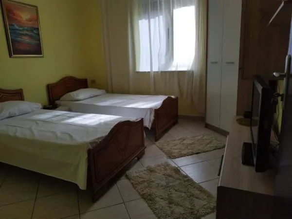 Tirane, jepet me qera apartament 1+1 Kati 5, 50 m² 380 Euro (Bllok Pallatet Agimi)
