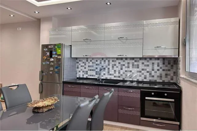 Tirane, jepet me qera apartament 2+1 Kati 1, 80 m² 450 Euro (Instituti i Fizikes Berthamore)