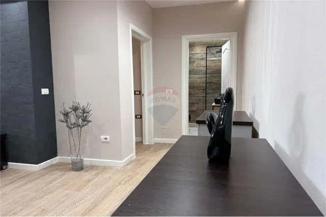Tirane, jepet me qera apartament 2+1+A+BLK Kati 2, 80 m² 450 Euro (Fresk)