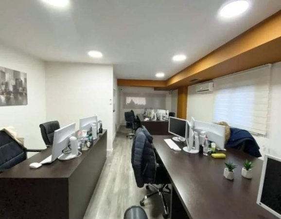 Tirane, jepet me qera apartament Kati 2, 195 m² 2.780 Euro (BLLOKU)