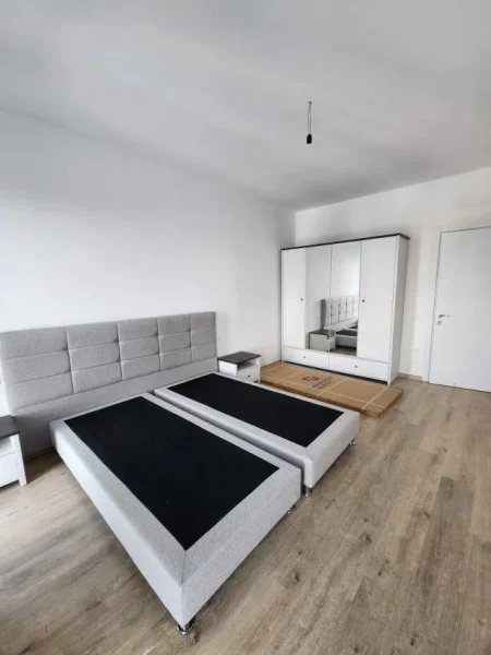 Tirane, jepet me qera apartament 1+1+BLK Kati 10, 76 m² 500 Euro (farmacia 10)