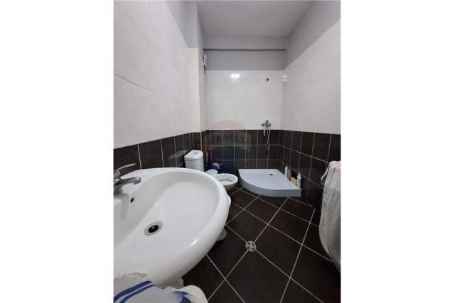 Tirane, jepet me qera apartament 1+1 Kati 4, 63 m² 450 Euro (Astir)