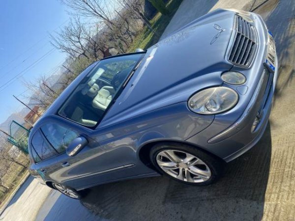 Kurbin, shitet makine Mercedes-Benz W211 E Class Viti 2003, 4.900 Euro