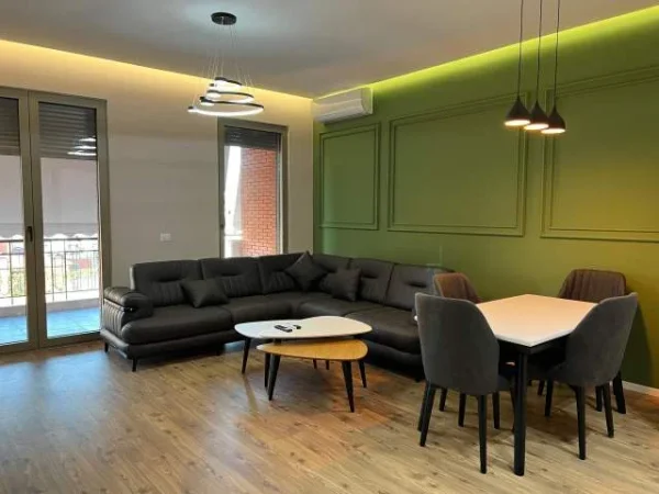 Tirane, jepet me qera apartament 2+1+BLK Kati 8, 110 m² 1.300 Euro (KOMPLEKSI DELIJORGJI)