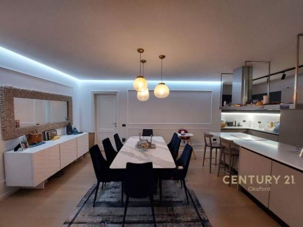 Tirane, shes apartament 3+1 Kati 7, 197 m² 310.000 Euro (BULEVARDI ZOGU I PARE)