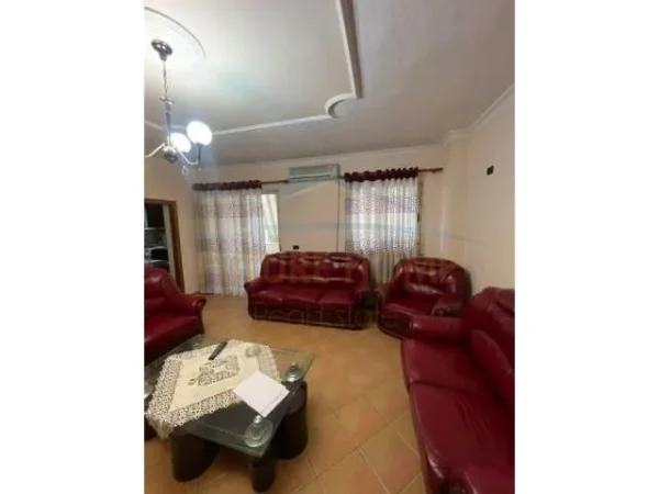Tirane, jepet me qera apartament 2+1+BLK Kati 4, 85 m² 450 Euro (Rruga Rrapo Hekali)