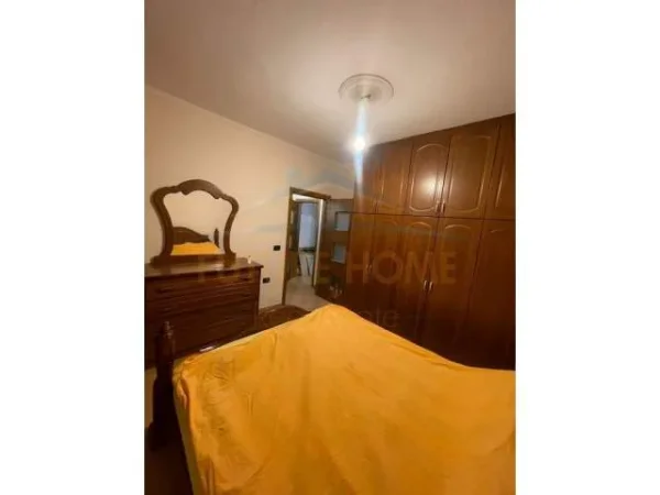 Tirane, jepet me qera apartament 2+1+BLK Kati 4, 85 m² 450 Euro (Rruga Rrapo Hekali)