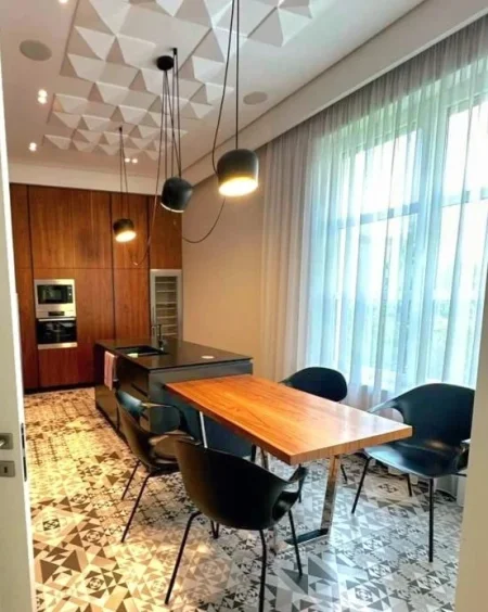 Tirane, shitet apartament 750 m²  (Rolling Hills Rezidence)