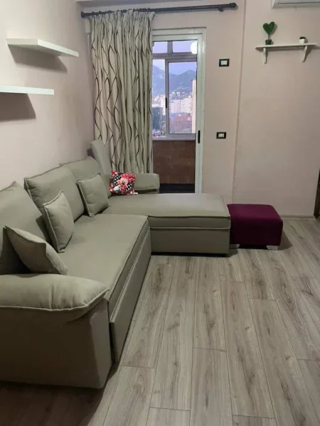 Tirane, jepet me qera apartament Kati 10, 57 m² 35.000 Leke (UET)