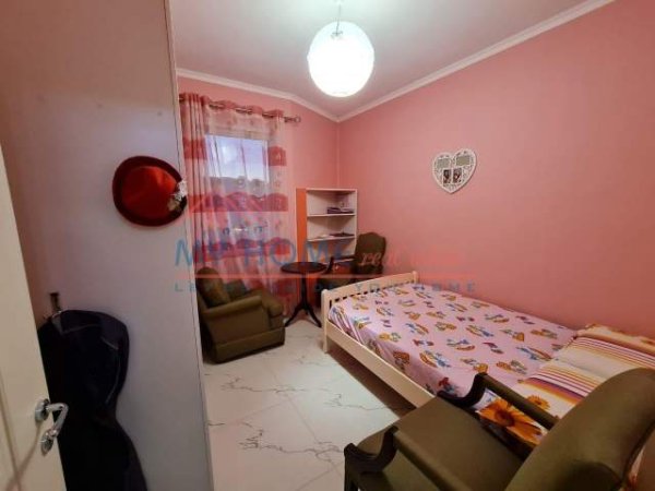 Tirane, jepet me qera apartament 2+1+BLK Kati 4, 104 m² 650 Euro (Liqnei i Thate)