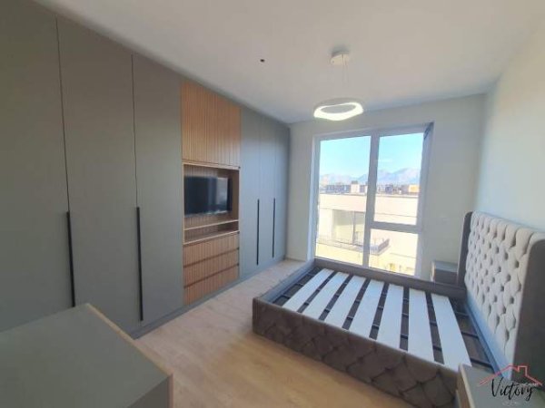 Tirane, jepet me qera apartament 3+1+BLK Kati 2, 116 m² 1.200 Euro (liqeni i thate)