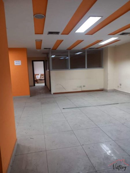 Tirane, jepet me qera ambjent biznesi Kati -1, 350 m² 2.800 Euro (rr. sami frasheri)