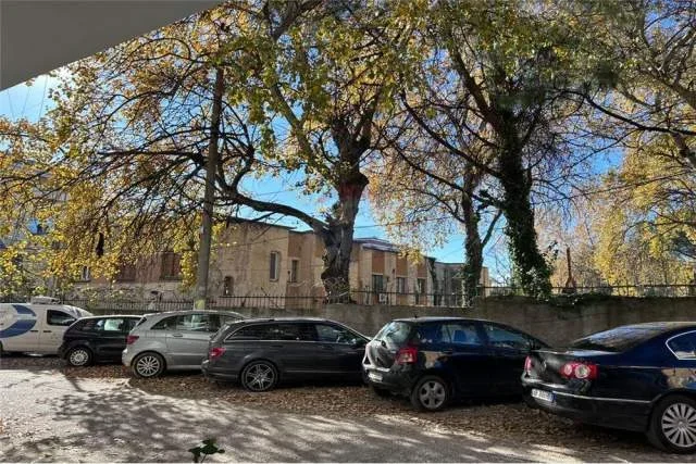 Tirane, jepet me qera apartament 2+1 Kati 1, 80 m² 450 Euro (Instituti i Fizikes Berthamore)