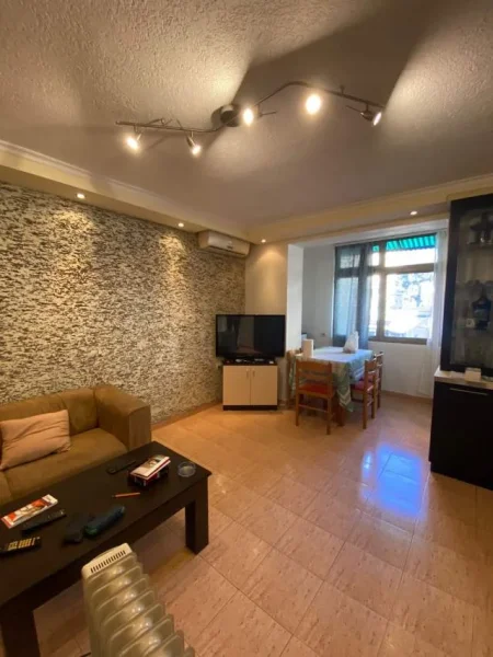 Tirane, jepet me qera apartament 2+1 Kati 2, 71 m² 500 Euro (Brryli, Tirane)