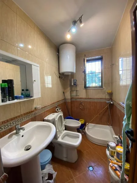 Tirane, jepet me qera apartament 2+1 Kati 2, 71 m² 500 Euro (Brryli, Tirane)