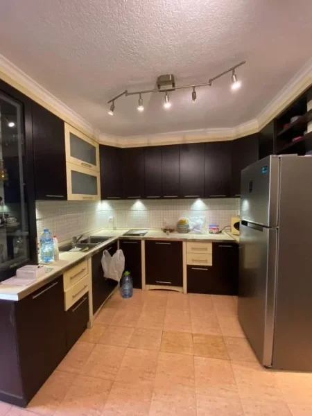 Tirane, jepet me qera apartament 2+1 Kati 2, 71 m² 500 Euro (Brryli, Tirane)