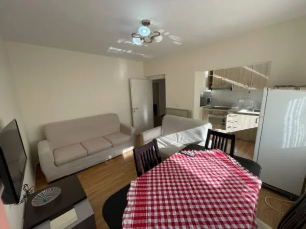 Tirane, jepet me qera apartament 3+1+BLK Kati 3, 100 m² 500 Euro (Prane Postes)