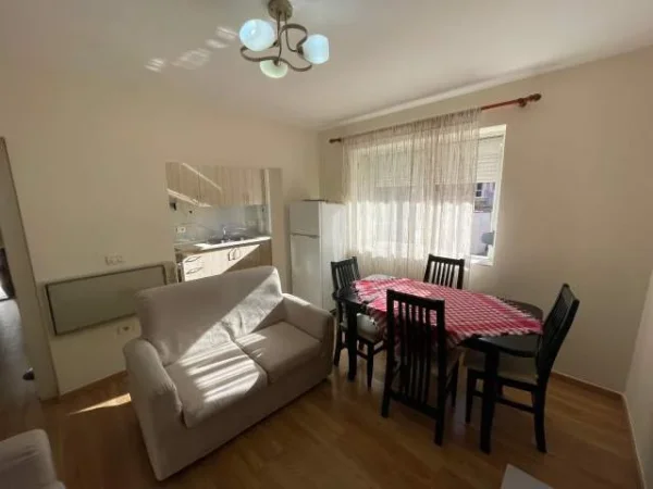 Tirane, jepet me qera apartament 3+1+BLK Kati 3, 100 m² 500 Euro (Prane Postes)