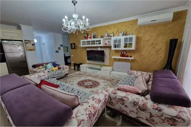 Vlore, jepet me qera apartament 2+1 Kati 0, 103 m² 450 Euro (Rr Dhimiter Konomi)