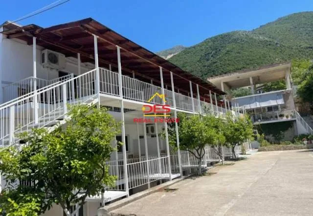 Vlore, jepet me qera hotel Kati 2, 200 m² 23.000 Euro (Rruga Dhimiter Konomi, Vlore)