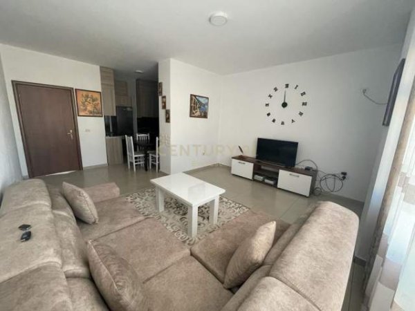 Tirane, jepet me qera apartament 2+1 Kati 6, 120 m² 450 Euro (Unaza e Re)