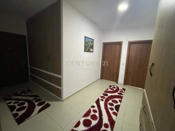 Tirane, jepet me qera apartament 2+1 Kati 6, 120 m² 450 Euro (Unaza e Re)