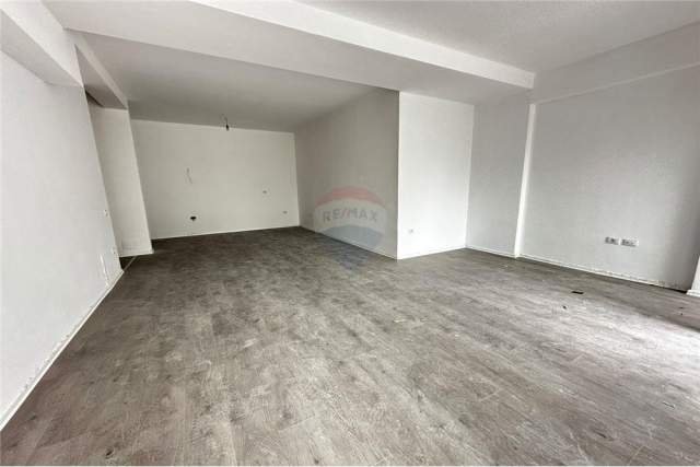 Tirane, shitet apartament 3+1+BLK Kati 2, 192 m² 270.000 Euro (Liqeni Thate)