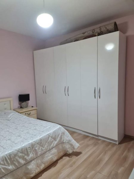 Tirane, jepet me qera apartament 2+1+BLK Kati 3, 80 m² 45.000 Leke (ish stacioni i fundit i tiranes se re)