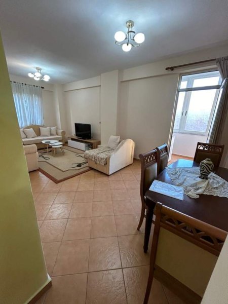 Tirane, shes apartament 3+1 Kati 3, 120 m² 188.000 Euro (komuna e parisit)