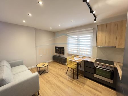 Tirane, shitet apartament 1+1 Kati 5, 43 m² 89.500 Euro (PAZARI I RI)