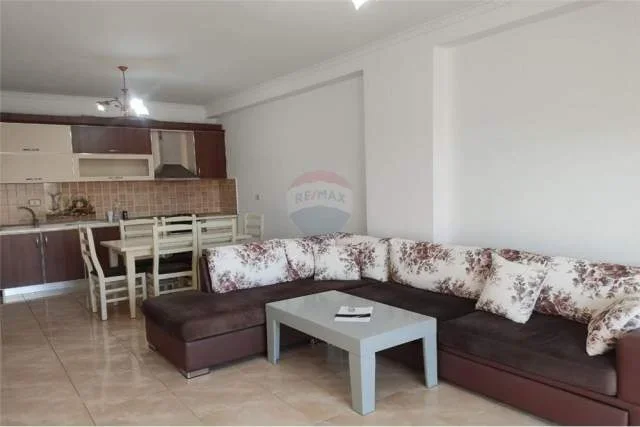 Tirane, jepet me qera apartament 2+1 Kati 4, 122 m² 500 Euro (Don Bosko)