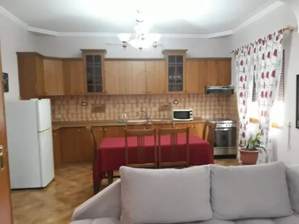 Tirane, jepet me qera apartament 3+1+BLK Kati 2, 120 m² 50.000 Leke (Jordan Misja)
