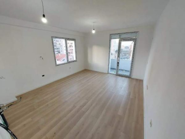 Tirane, shes apartament 2+1+BLK Kati 5, 86 m² 123.000 Euro (Prane Fushes Aviacionit)