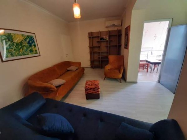 Tirane, jepet me qera apartament 1+1 Kati 2, 65 m² 500 Euro (Liqeni i Thate)