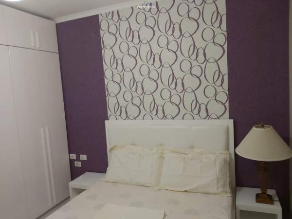 Tirane, jepet me qera apartament 2+1 Kati 4, 104 m² 650 Euro (liqeni i thate)