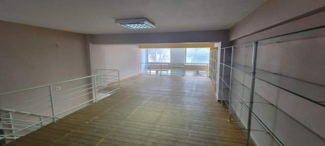 Tirane, jepet me qera 195 m² 1.000 Euro (Rruga Elbasanit)