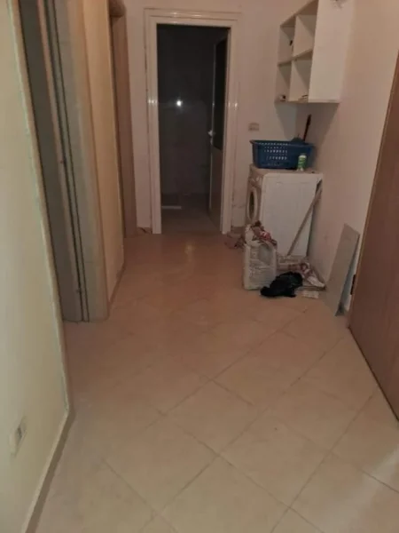 Tirane, jepet me qera 100 m² 35.000 Leke (Kopshti Botanik)