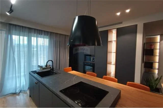 Tirane, jepet me qera apartament 2+1 126 m² 1.100 Euro (Rezidenca Park Life)