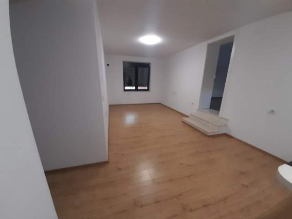 Tirane, jepet me qera zyre Kati 2, 75 m² 800 Euro (Muhamet Gjollesha)