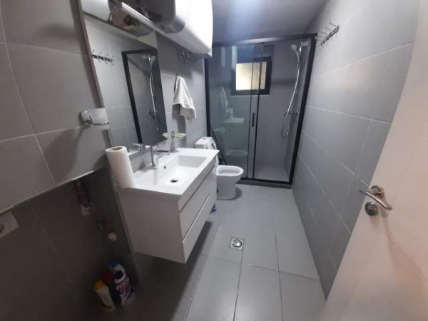 Tirane, jepet me qera zyre Kati 2, 75 m² 800 Euro (Muhamet Gjollesha)