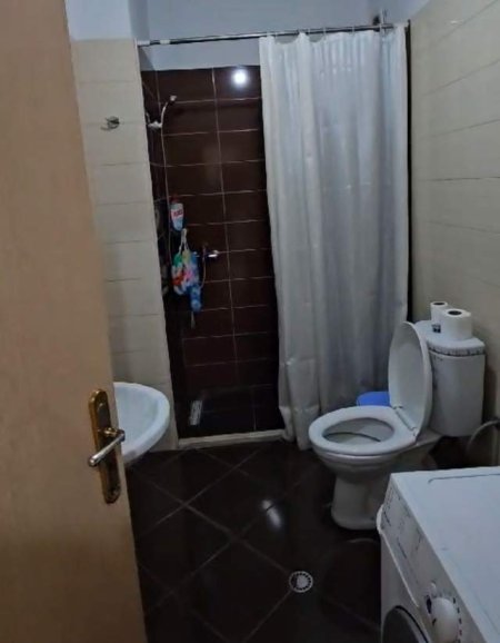 Tirane, shitet apartament 2+1 Kati 8, 110.000 Euro (PRANE ARTISTIT)