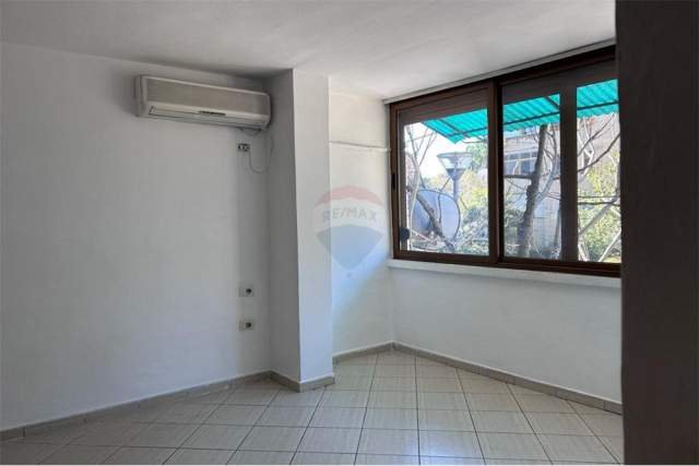 Tirane, shes apartament 1+1+BLK Kati 2, 53 m² 70.000 Euro (shkolla bashkuar)