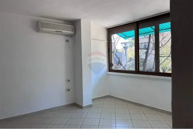 Tirane, shitet apartament 1+1 Kati 2, 53 m² 70.000 Euro (Shkolla e Baletit)