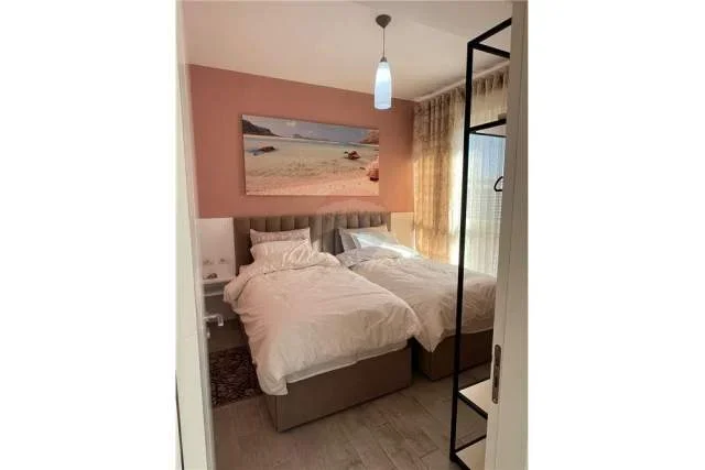 Tirane, jepet me qera apartament 1+1 Kati 3, 55 m² 500 Euro (Vasil Shanto)