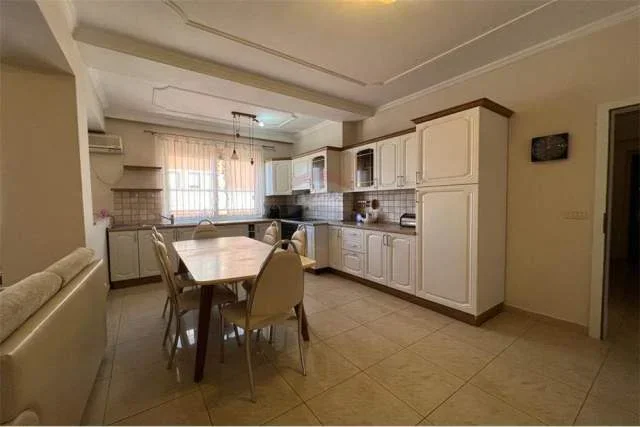 Tirane, jepet me qera apartament 3+1 Kati 6, 137 m² 1.000 Euro (Brigadave 8)